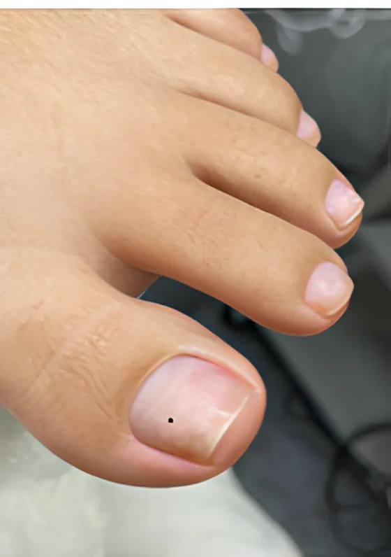 services_pedicure_toes_no_polish